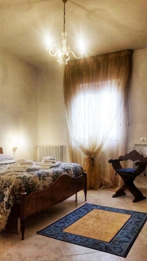 Il Giardino Di Niu Panzió Palombaio Szoba fotó